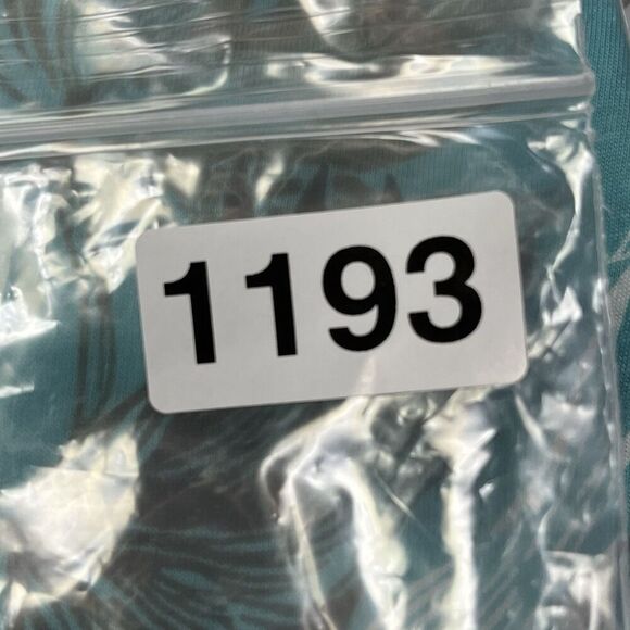 Talbots Pintuck Top Tropical Divided V Neck 3/4 Sleeve Green Sz MP Coastal NEW - Picture 8 of 8